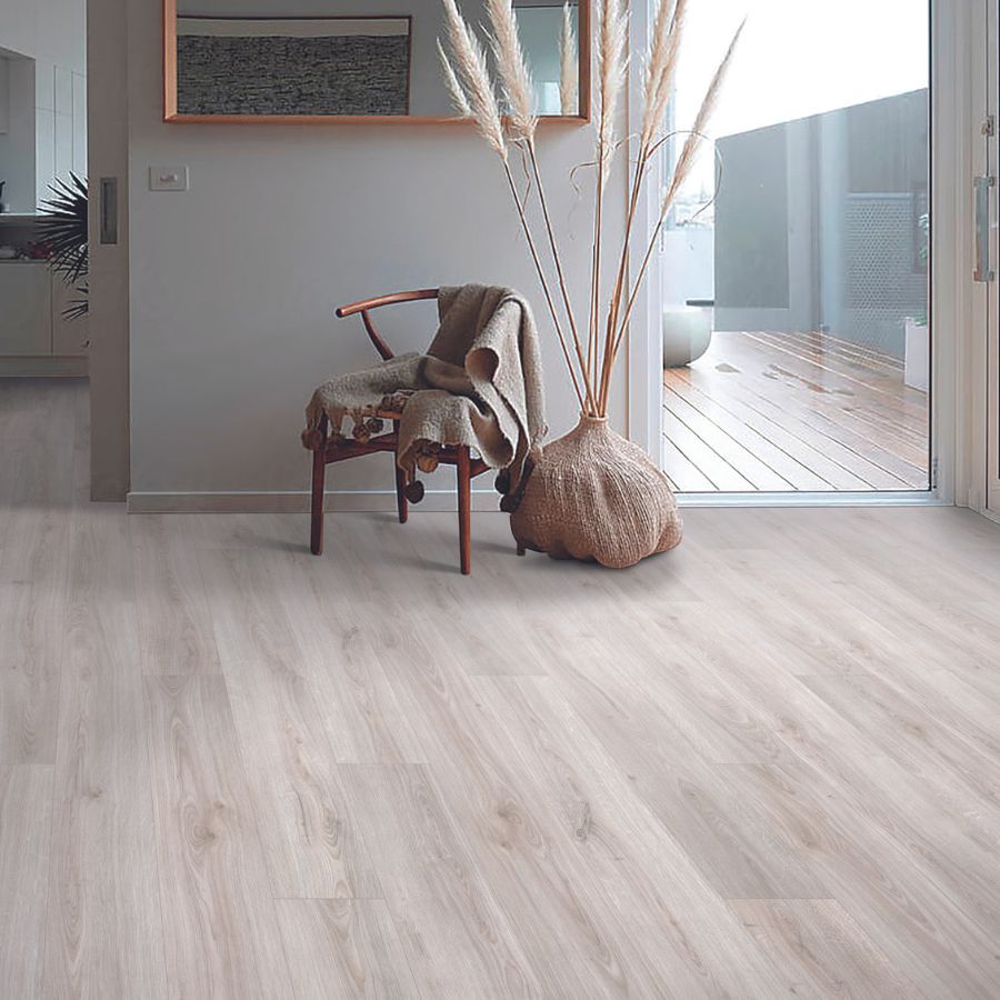 Laminate floors in a entryway